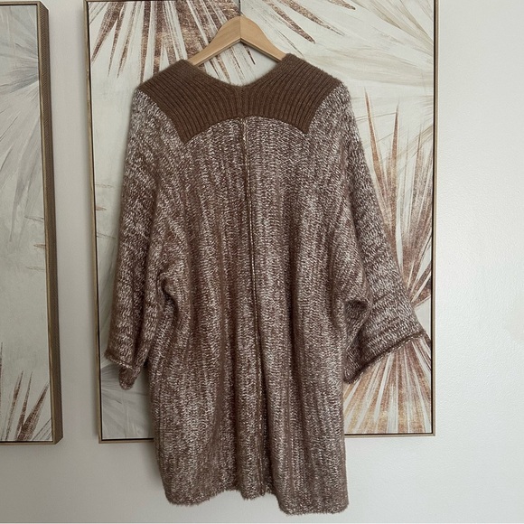 By Anthropologie Short Sleeve Oversized Slouchy Cardigan M/L - Picture 5 of 6